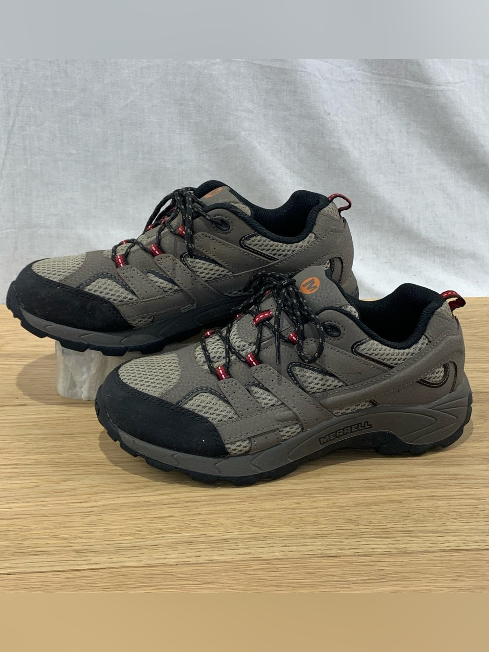 Merrell Moab 2 Low Lace Kids Hiking Shoes Brown Red Accents Size 5.5 W